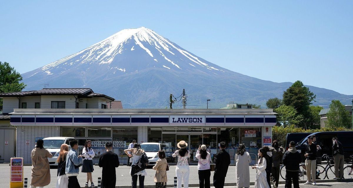 Kereta Khusus Gunung Fuji Resmi Beroperasi, Jadi Incar Wisman