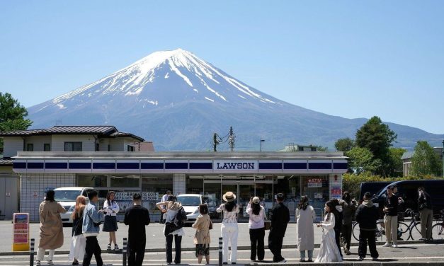 Kereta Khusus Gunung Fuji Resmi Beroperasi, Jadi Incar Wisman