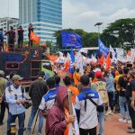 Aksi Buruh Di DPR Picu Penutupan Akses Keluar Tol Slipi