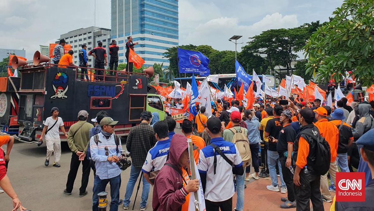 Aksi Buruh Di DPR