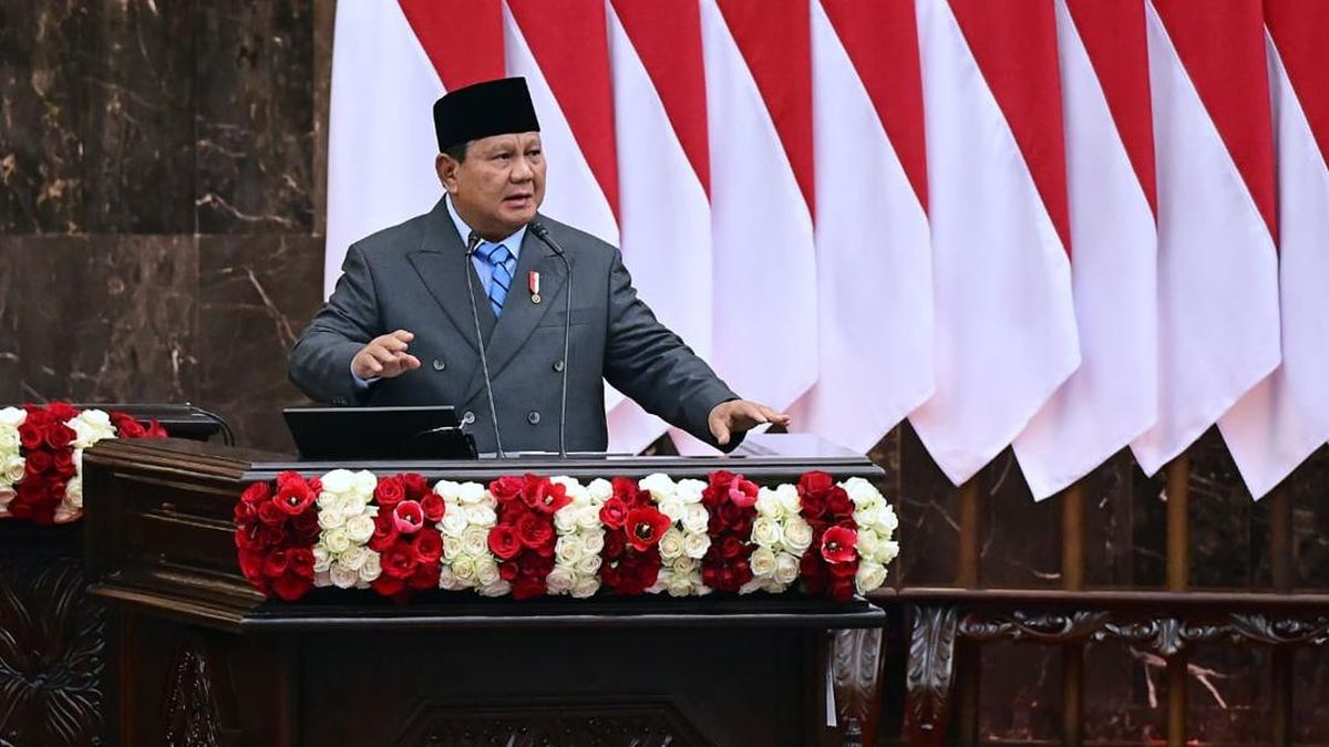 Motif Prabowo Serahkan
