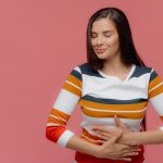 Alasan Ilmiah Kenapa Perut Terasa Geli Saat Jatuh Cinta