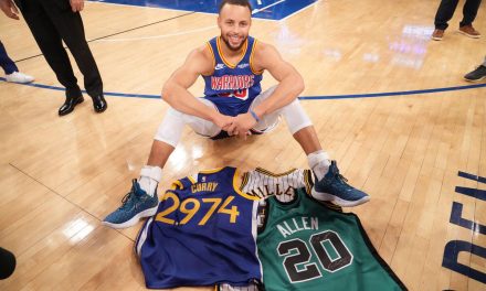 Stephen Curry Terkenal Karena Mampu Mencetak 3 Point Akurat