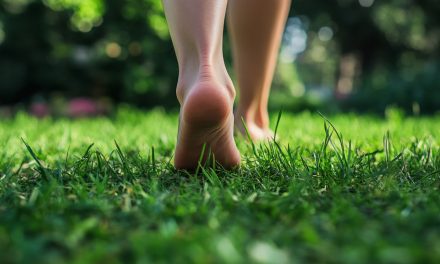 Barefoot Walking: Kebiasaan Sederhana Bisa Mengurangi Stres
